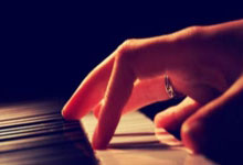 开云体育在线-拜仁封神夜！数据铁幕锁死姆巴佩，欧冠登顶的终极密码