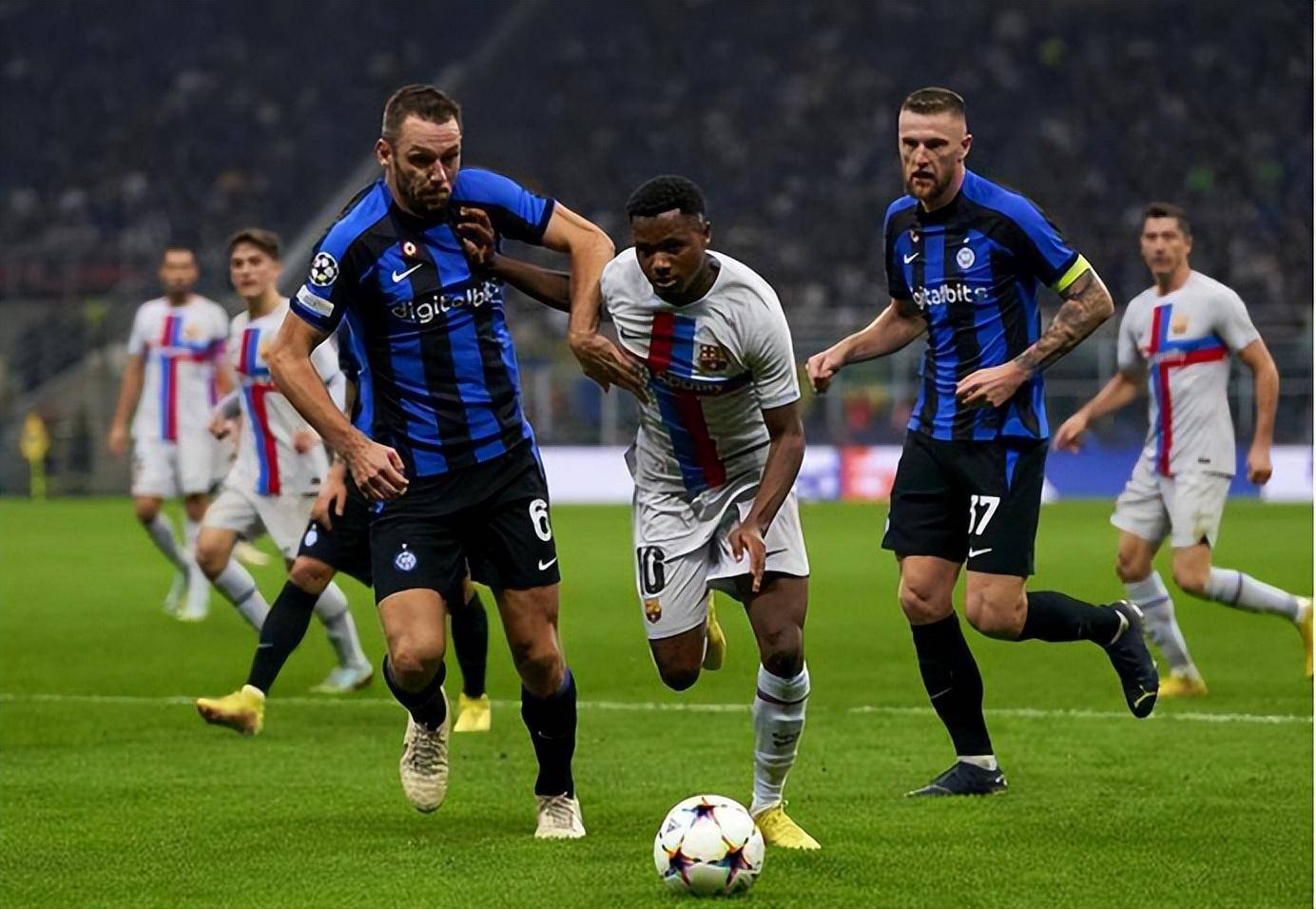 开云体育中国-关于焦点大战：欧洲杯上演巅峰碰撞的信息