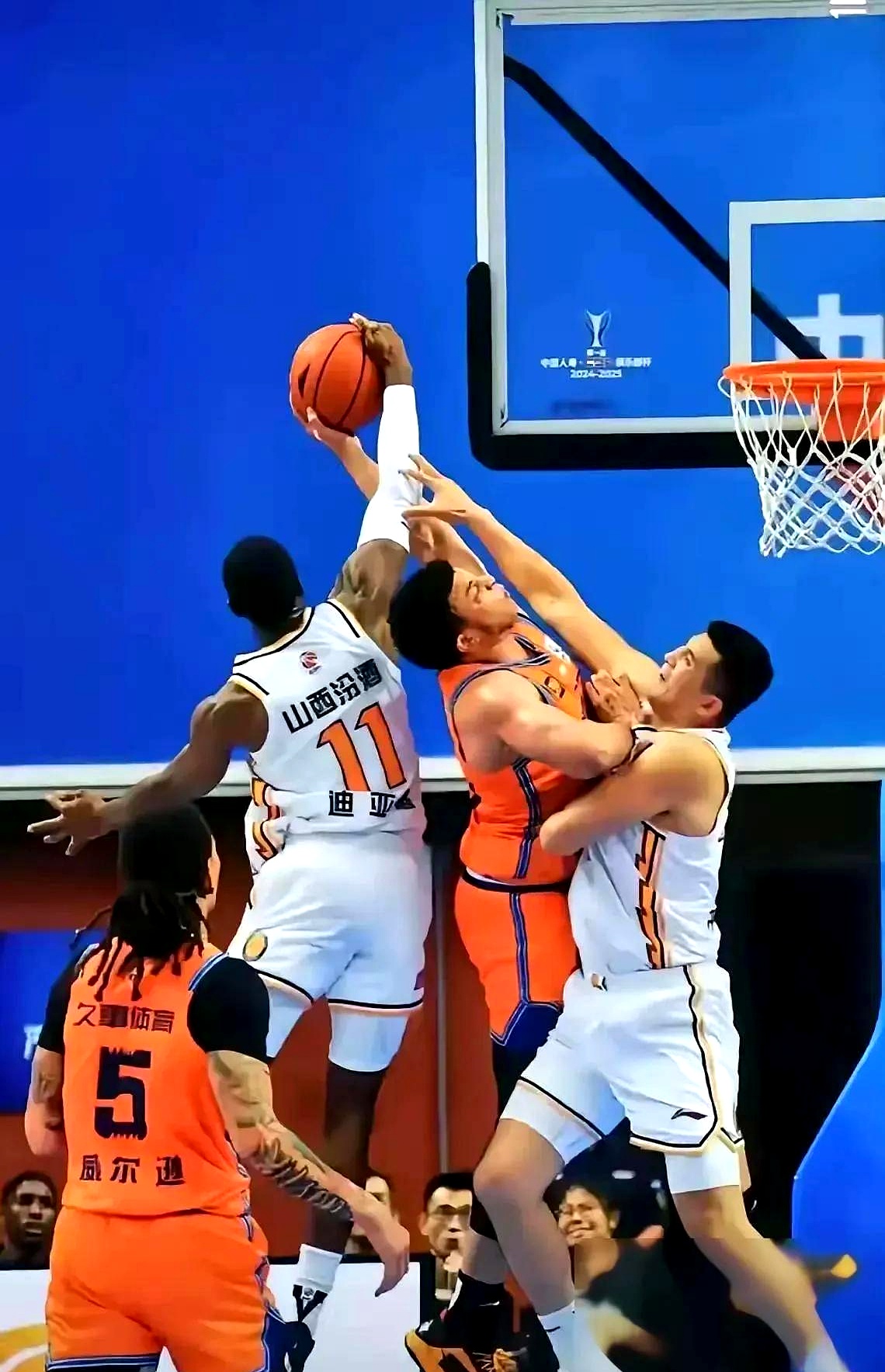 山东队绝杀勇士，易建联状态火热