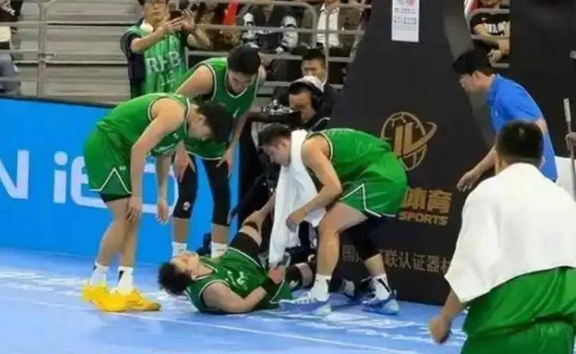 魔术险胜福建队,赵继伟关键制胜 魔术险胜福建队,赵继伟关键制胜