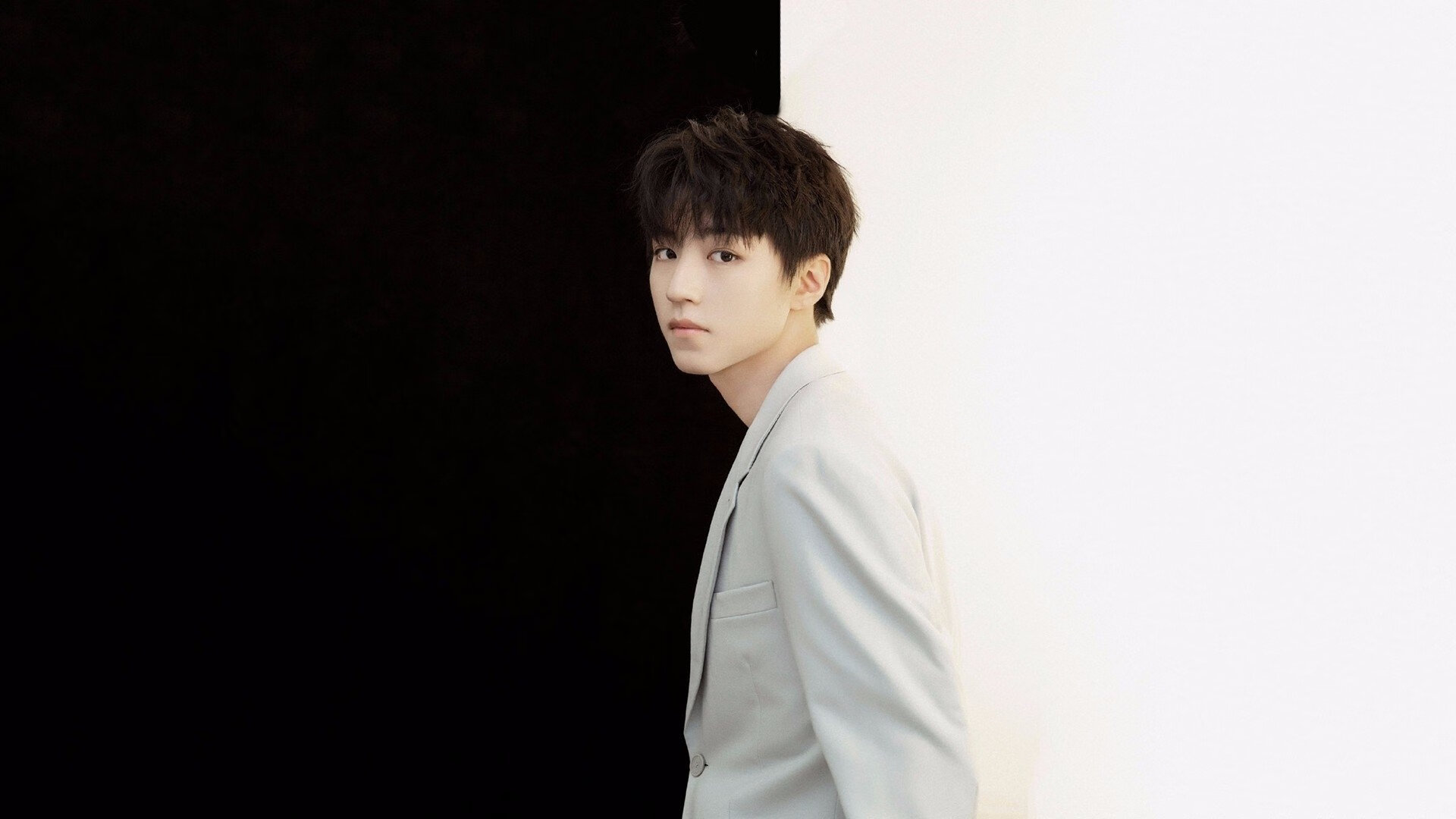 时空穿越之战，利拉德导演宇宙大灌篮，辽宁队强势拿下尼克斯！